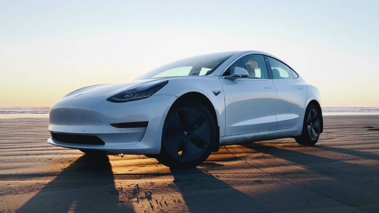 <h1 class="entry-title">Tesla Model 3</h1>